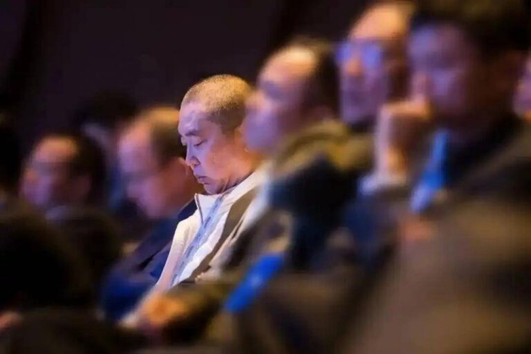 富拓外汇网址在量化交易时代，股票理财者该如何应对市场变动？